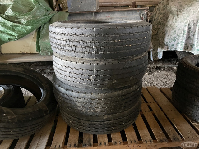 (4) 255/70R22.5 tires